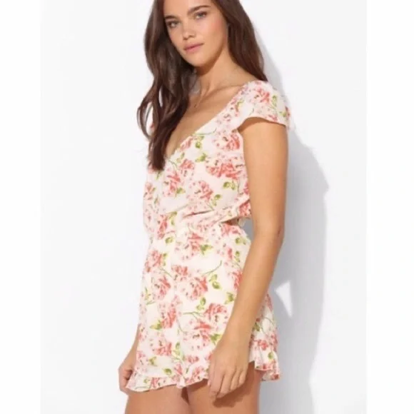 🆕 PINS & NEEDLES | NWT Floral Ruffled Romper - Picture 4 of 4